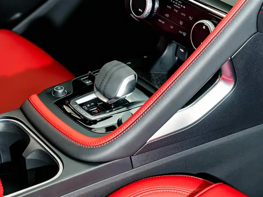 Jaguar E-PACE 2024 2024 Progressive Sport Edition R-DYNAMIC S