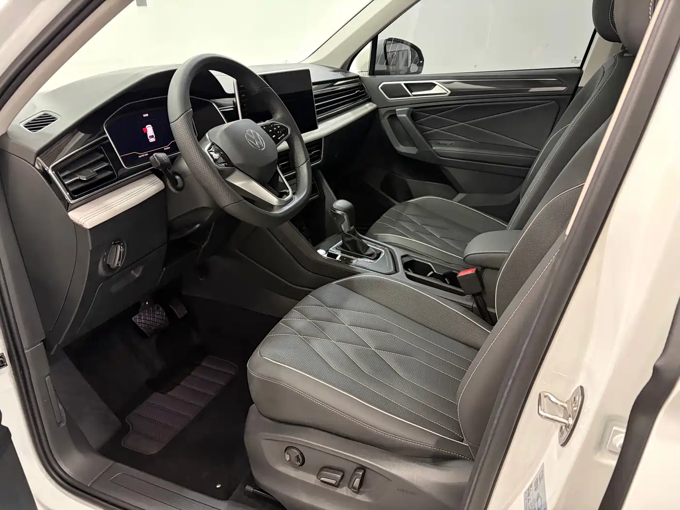 Volkswagen Tiguan L 2023 280TSI 2WD Trend Limited Edition фото 6