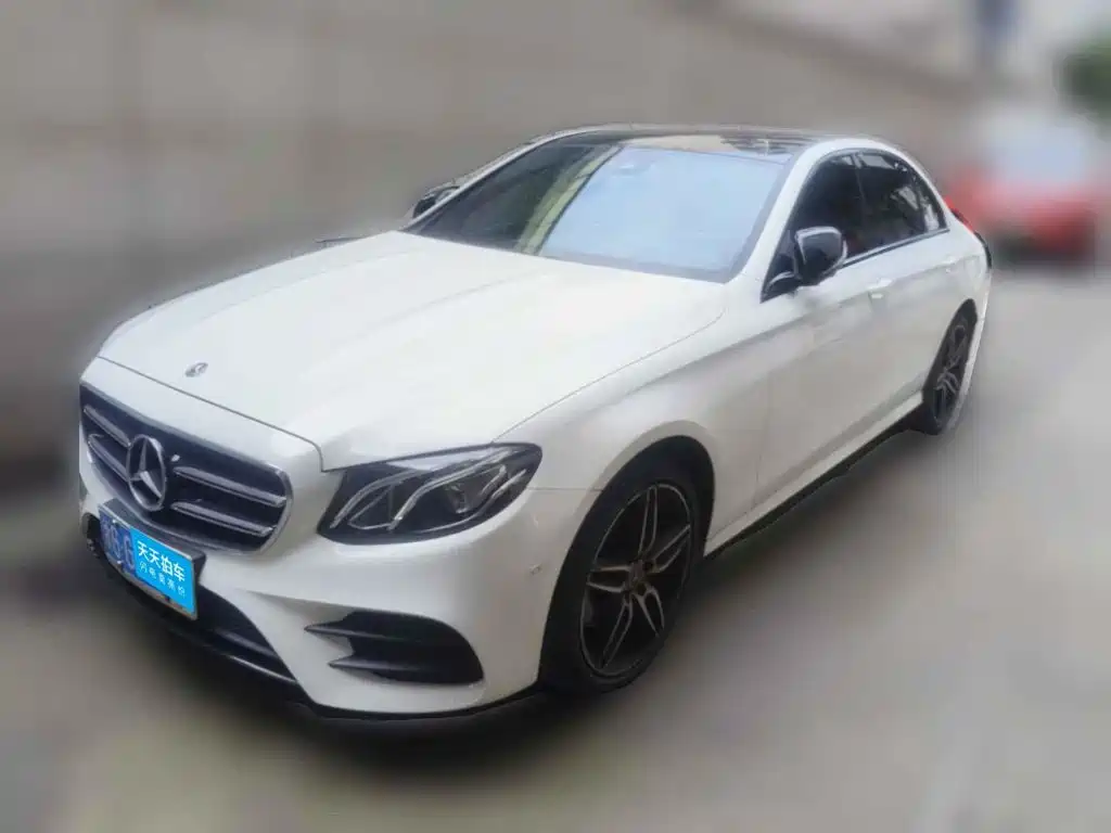 Фото 1 - Mercedes-Benz E-Class