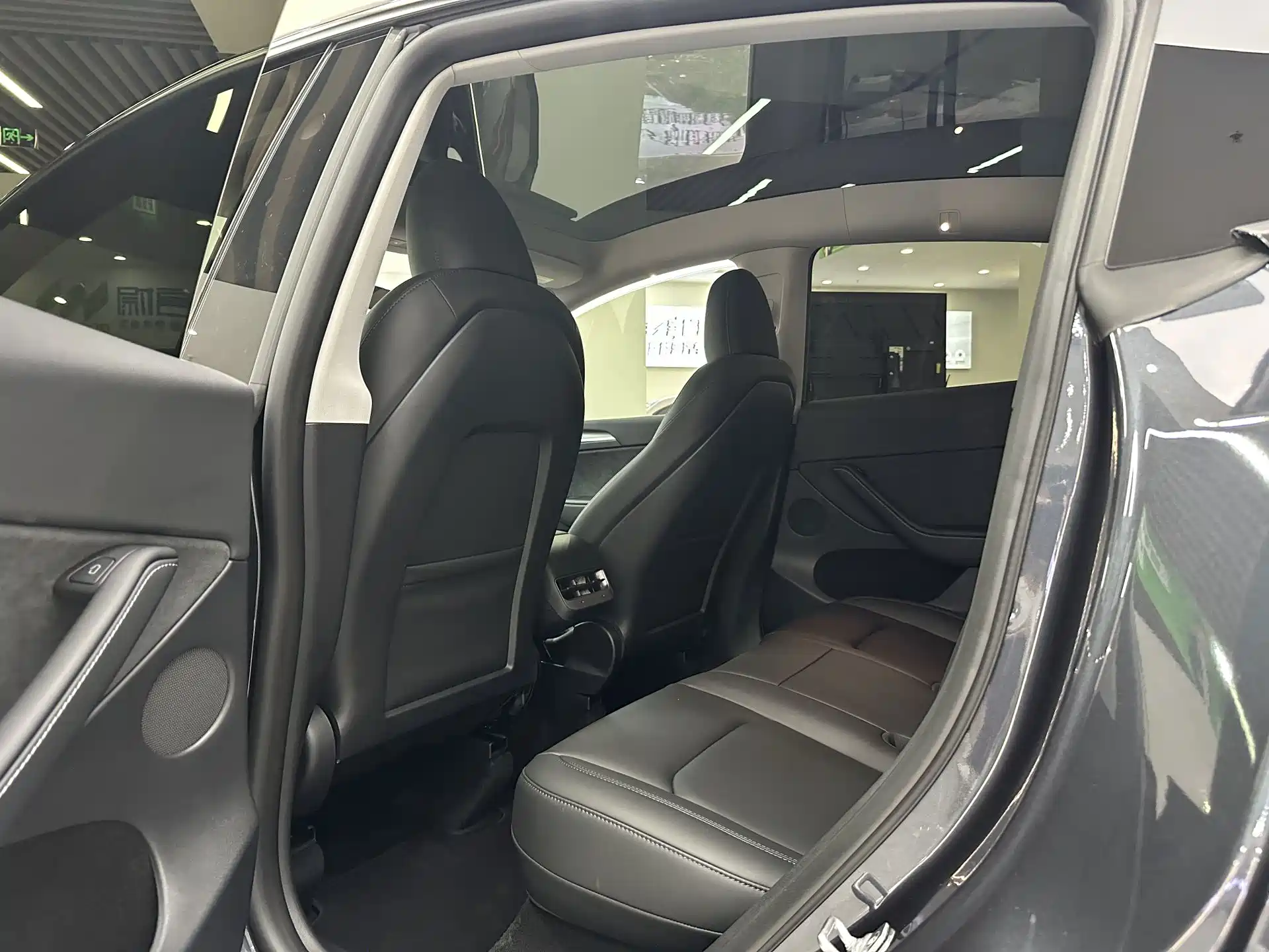 Фото 3 - Tesla Model Y