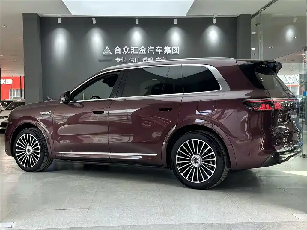 AITO Wenjie AITO M8 2025 Model Extended Range Ultra Edition 53.4kWh 5-Seater фото 6