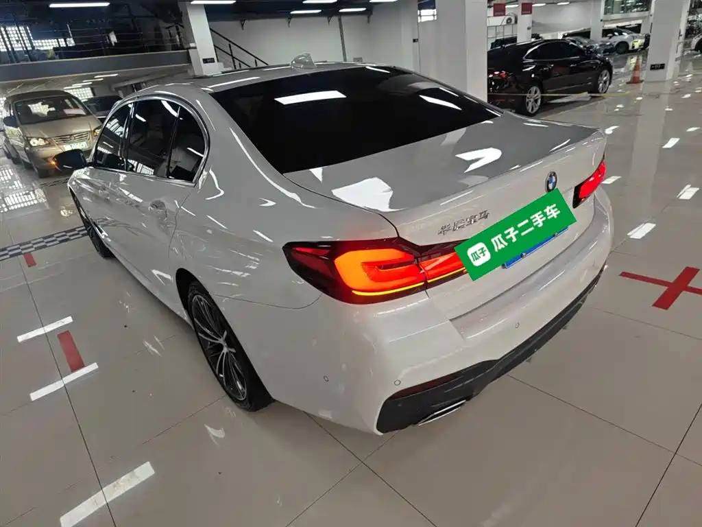 BMW 5 Series 2022 Facelift 530Li Leading M Sport Package фото 5