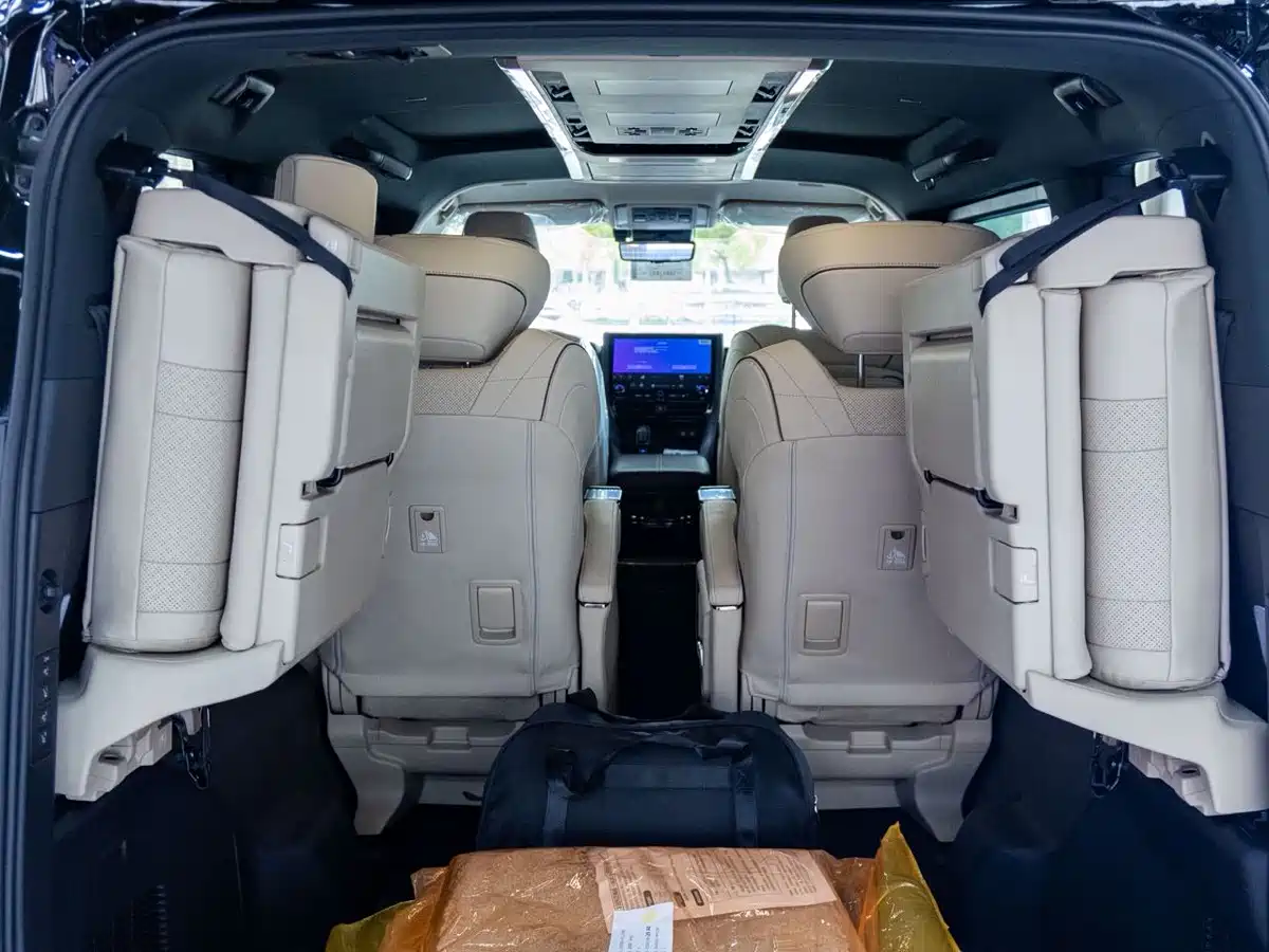 Toyota Vellfire 2024 Crown Hybrid 2.5L Premium Edition фото 10