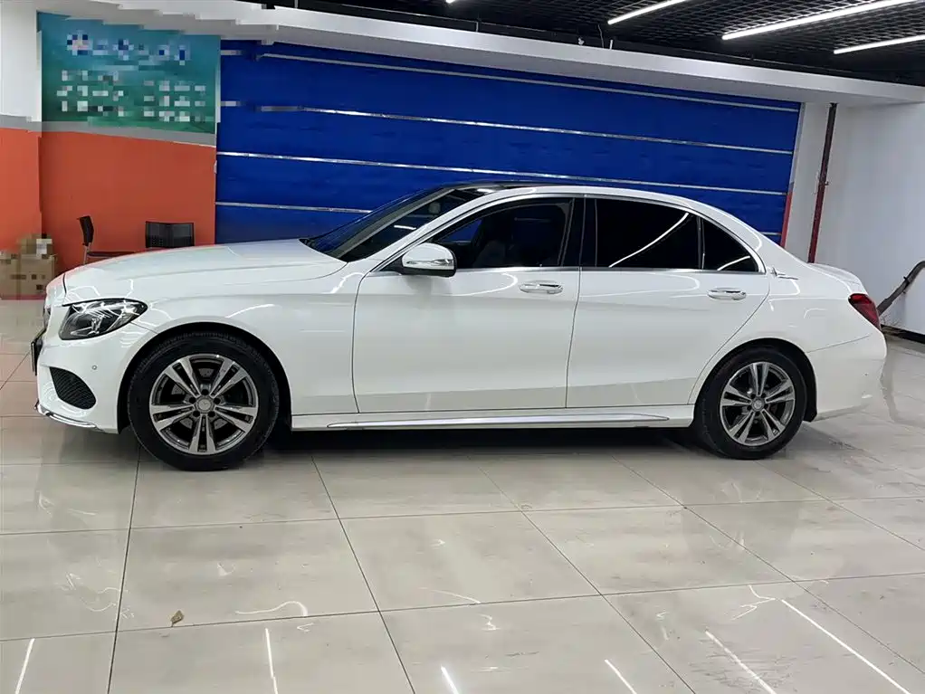 Mercedes-Benz C-Class 2015 Facelift C 200 L Sport фото 25
