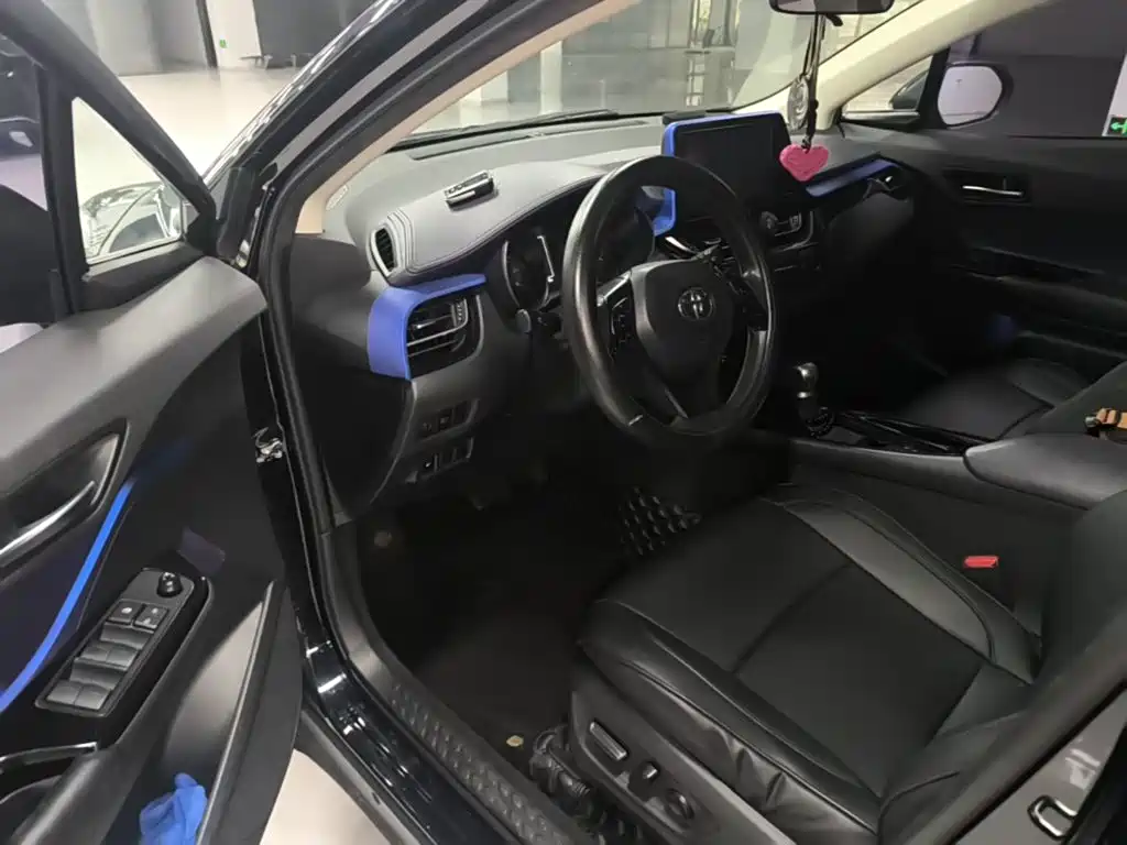 Toyota C-HR 2021 2020 Model 2.0L Leading