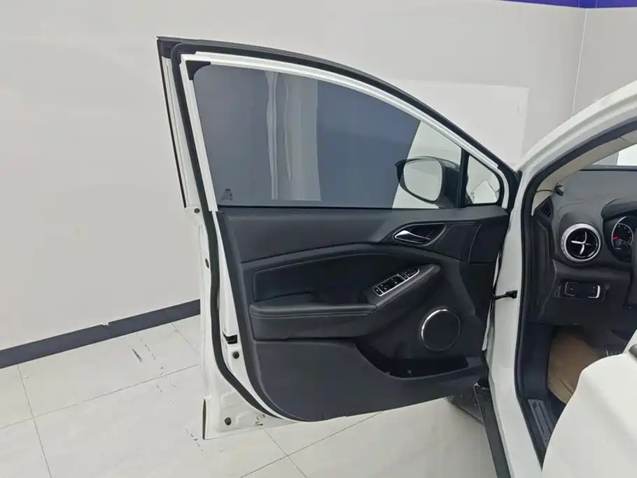 BYD Yuan 2017 2017 1.5L Auto Cool Fashion