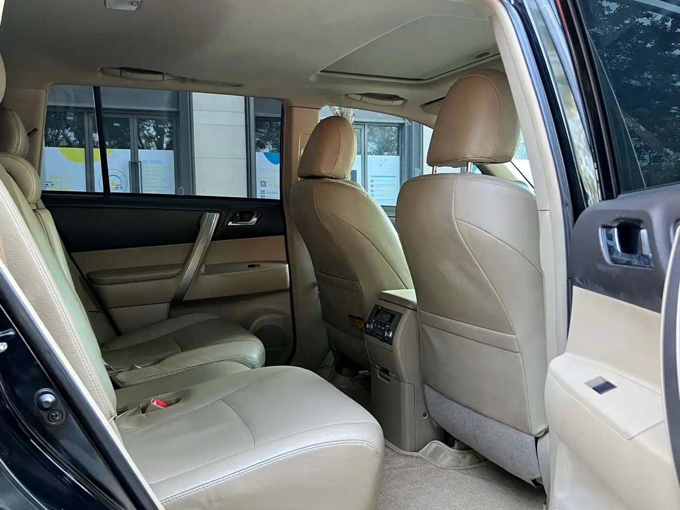 Toyota Highlander 2012 3.5L AWD 7-Seater Luxury Edition фото 4
