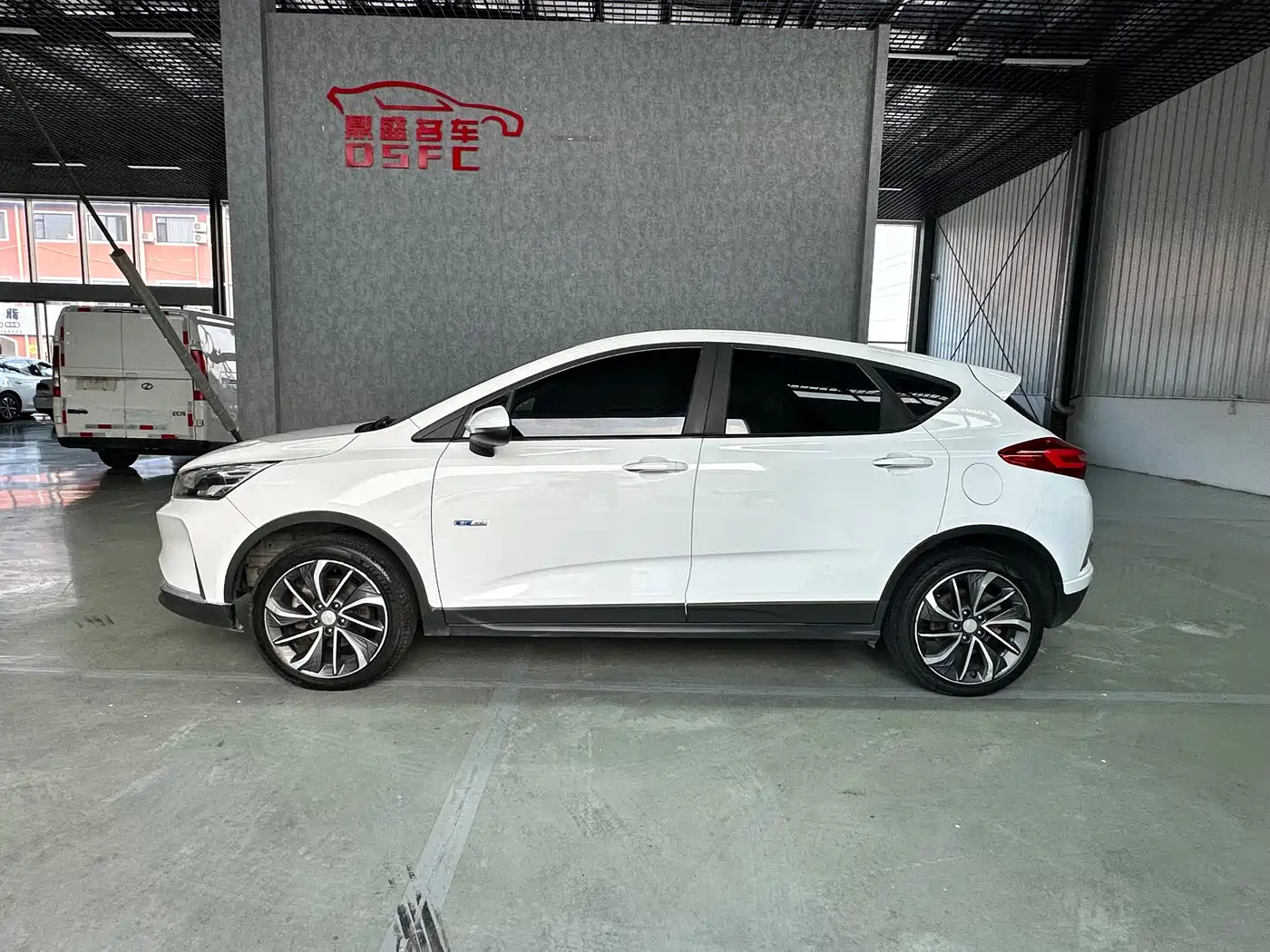 Geely Emgrand GSe 2018 2018 Leading Style