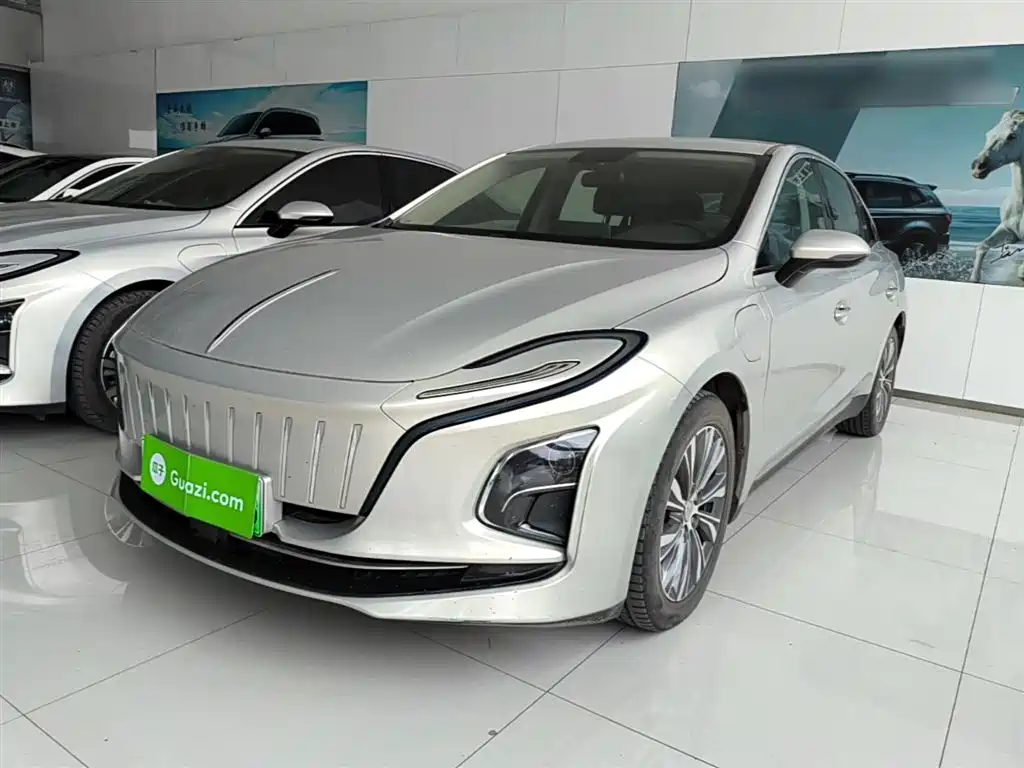 Hongqi E-QM5 2022 431km Charging Enjoyment Edition фото 2