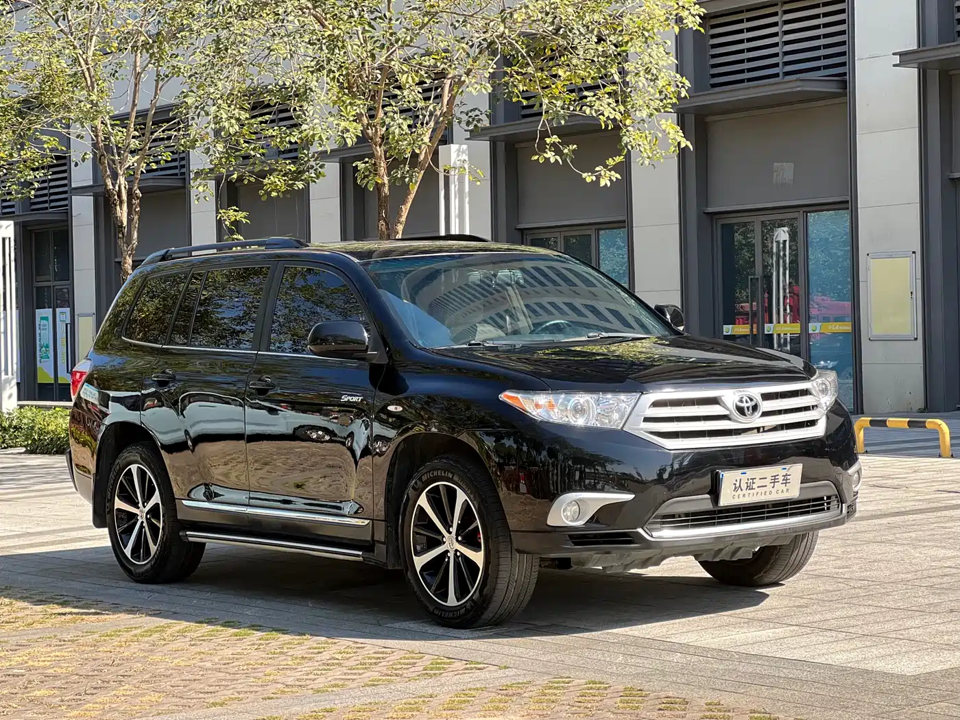 Toyota Highlander 2012 3.5L AWD 7-Seater Luxury Edition фото 3