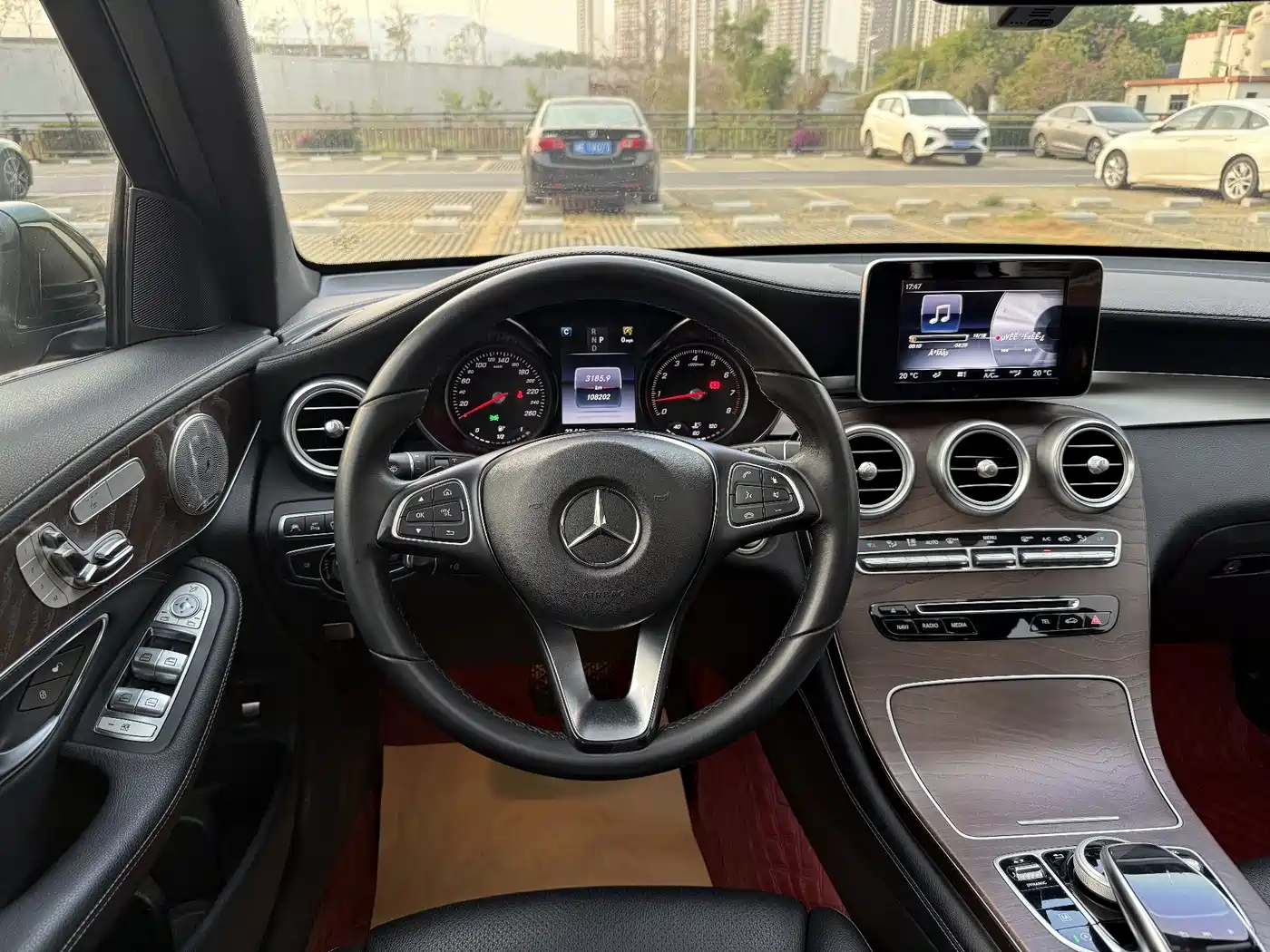 Mercedes-Benz GLC 2017 GLC 300 4MATIC Dynamic фото 16