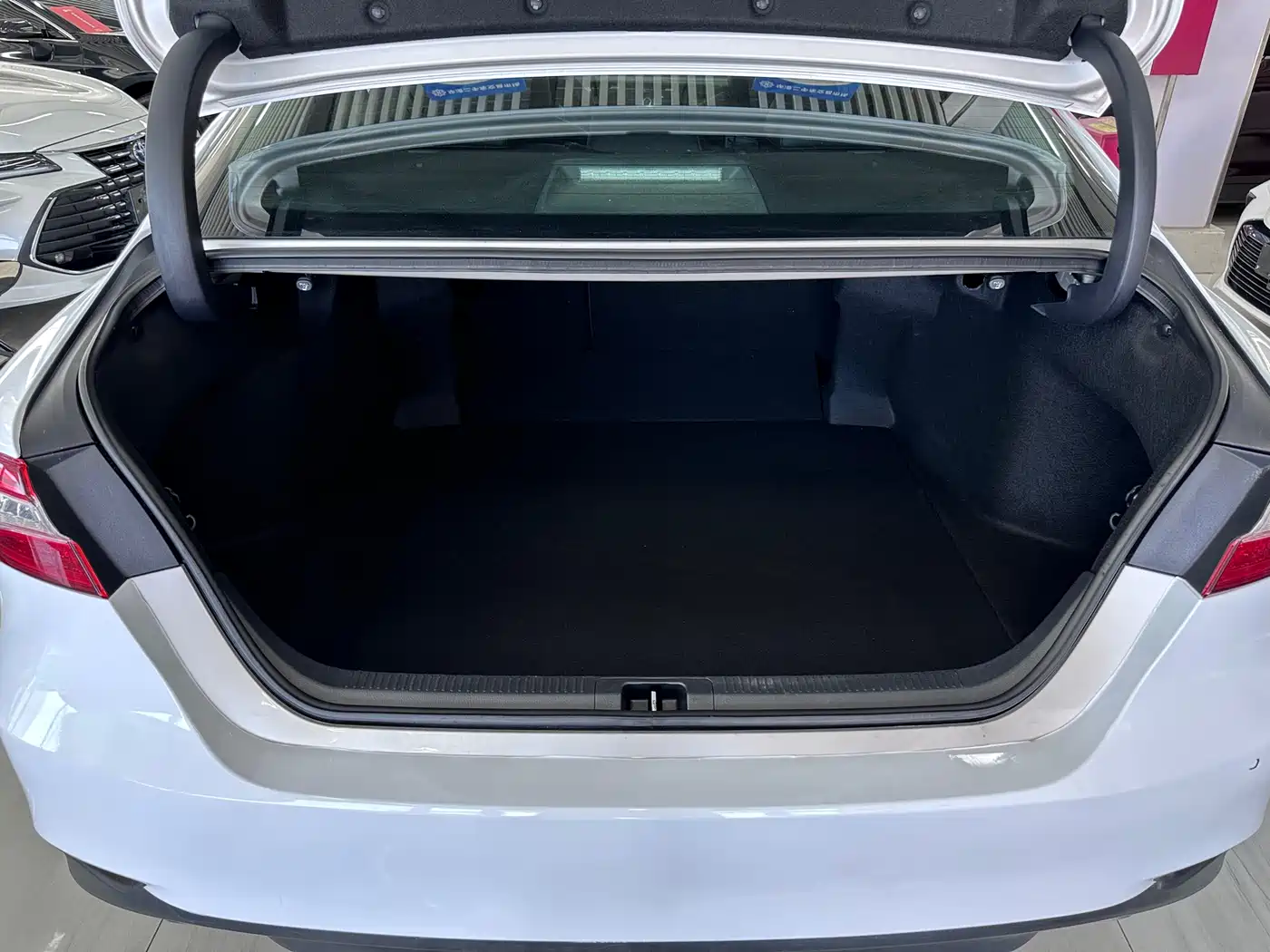 Toyota Camry 2018 2.5G Luxury Edition фото 7