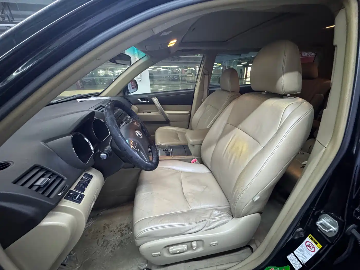 Toyota Highlander 2011 2.7L 2WD 7-seat Luxury фото 9
