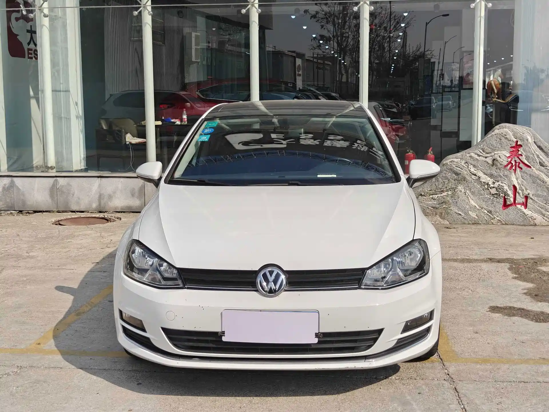 Фото 2 - Volkswagen Golf