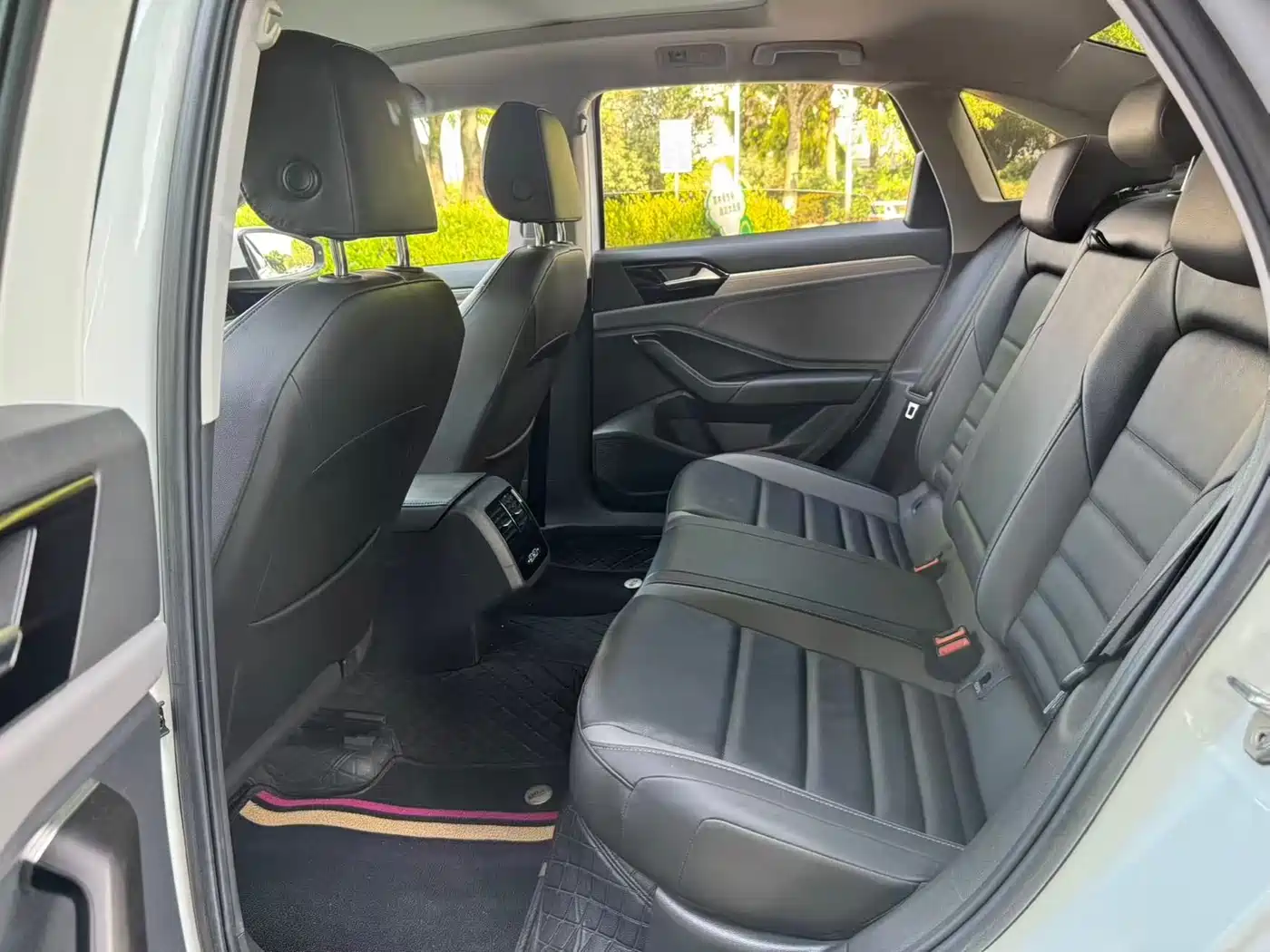 Volkswagen Sagitar 2022 280TSI DSG Surpassing Edition фото 7