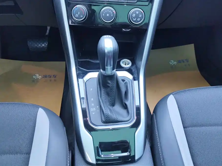 Volkswagen T-ROC 2019 230TSI DSG 2WD Progressive Version China VI фото 16