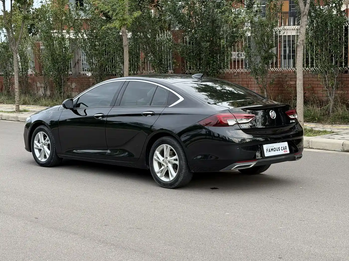 Photo 6 - Buick Regal