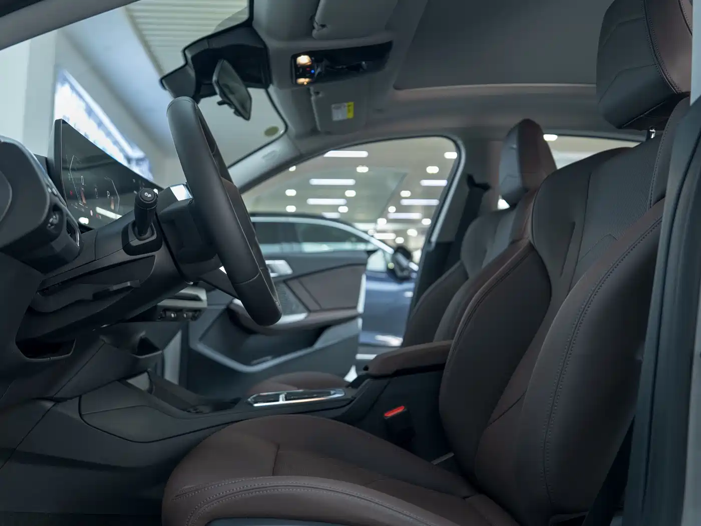 BMW 2 Series 2025 225L M Sport Package фото 10