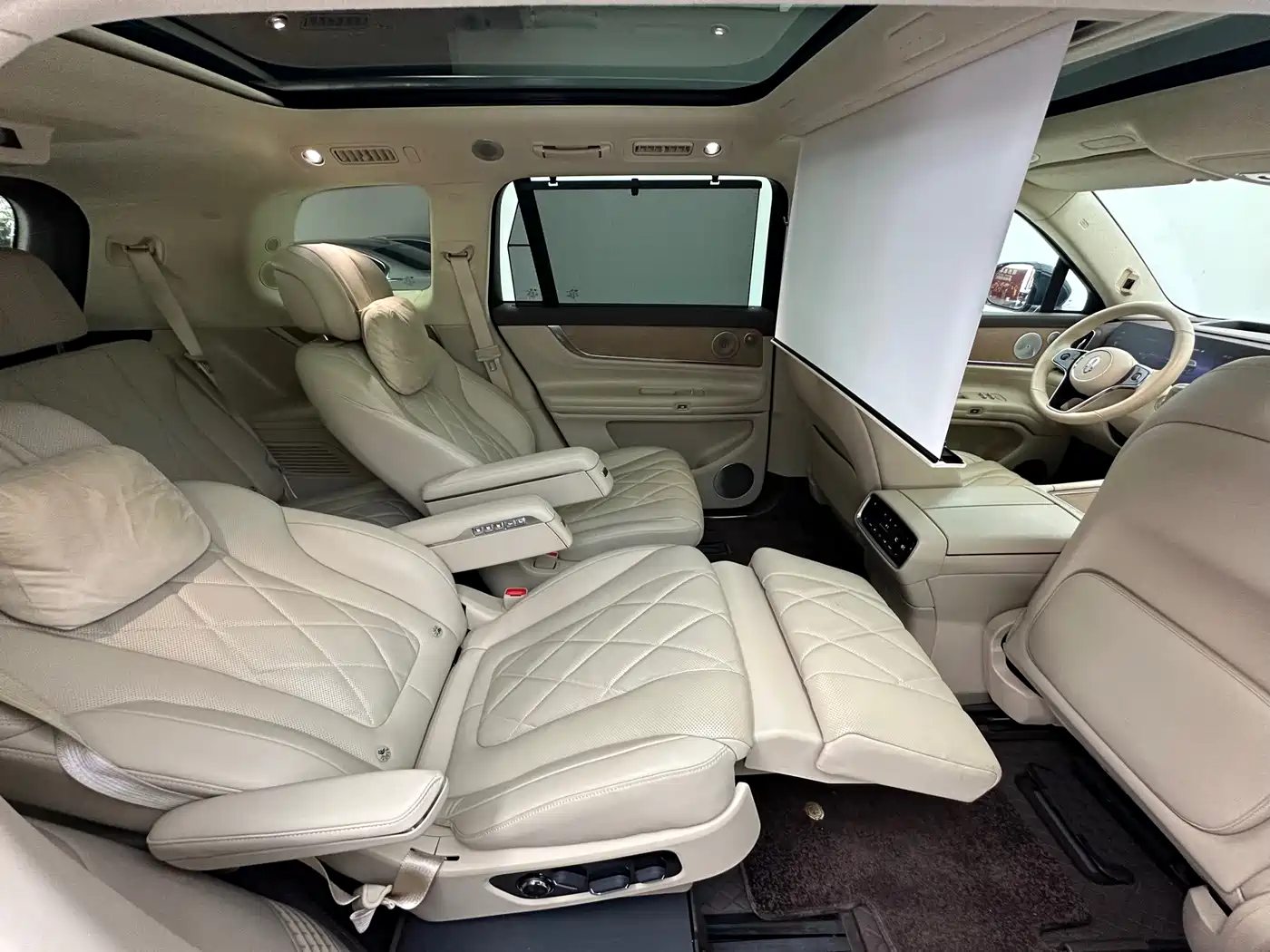AITO Wenjie AITO M9 2024 Range Extender Ultra 52kWh 6-seater фото 17