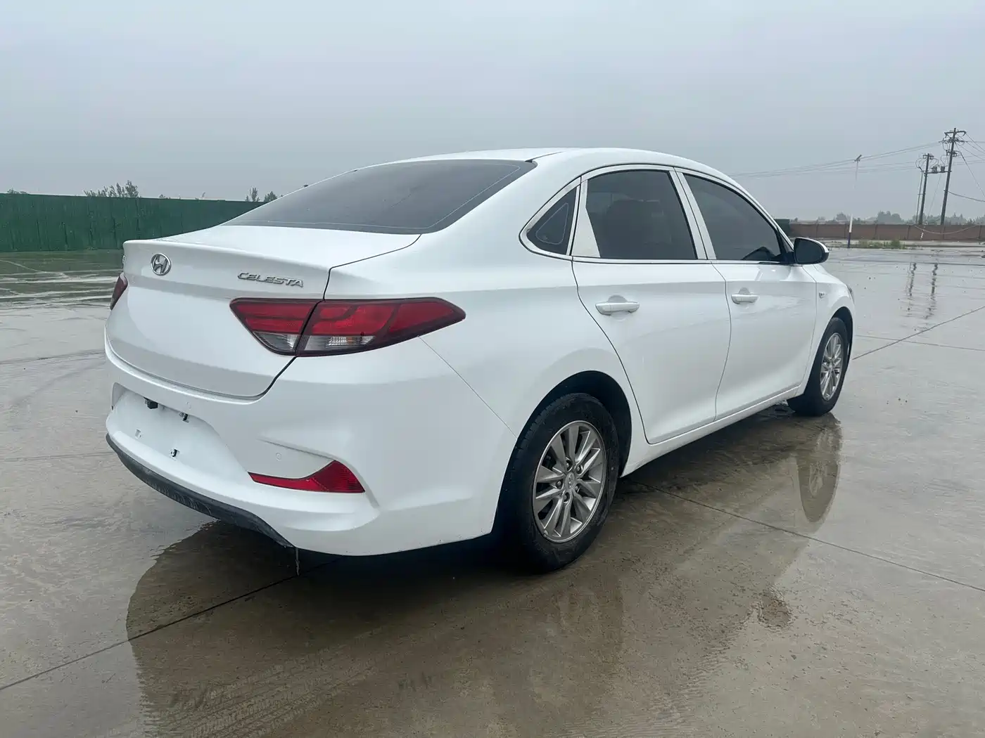 Hyundai Elantra 2017 1.6L Manual GLS Value Edition фото 10