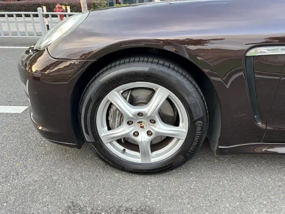 Porsche Panamera 2013 Panamera 4 Platinum Edition 3.6L фото 16
