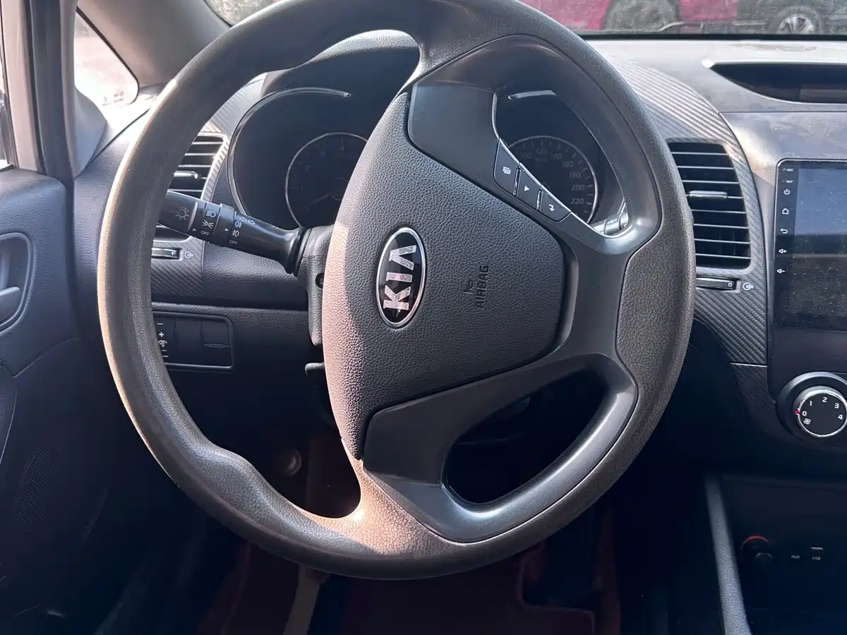 Kia K3 2016 1.6L Automatic GLS фото 7