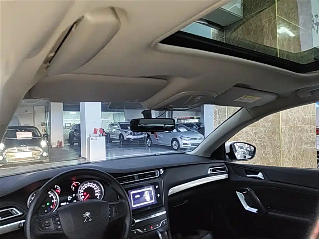 Peugeot 408 2016 1.6T Automatic Luxury Edition фото 18