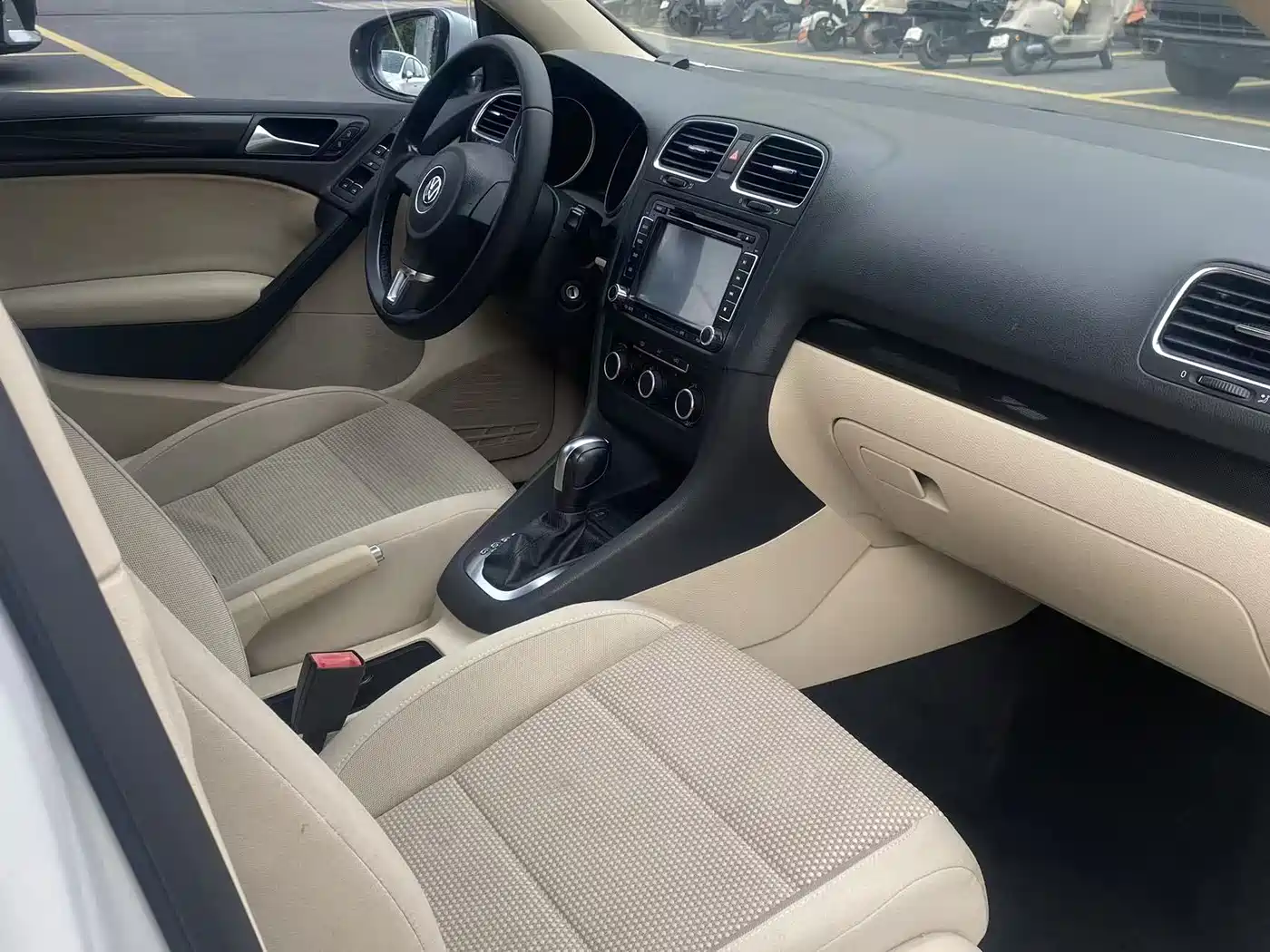 Volkswagen Golf 2012 1.6 Automatic Comfort Type фото 16