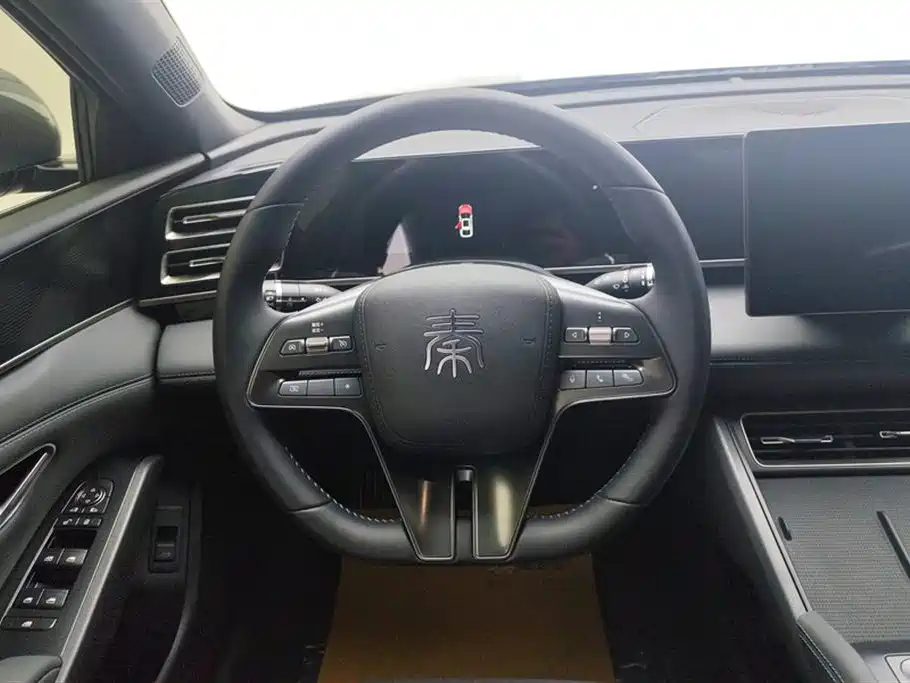 BYD Qin L 2024 DM-i 80KM Leading Edition фото 15