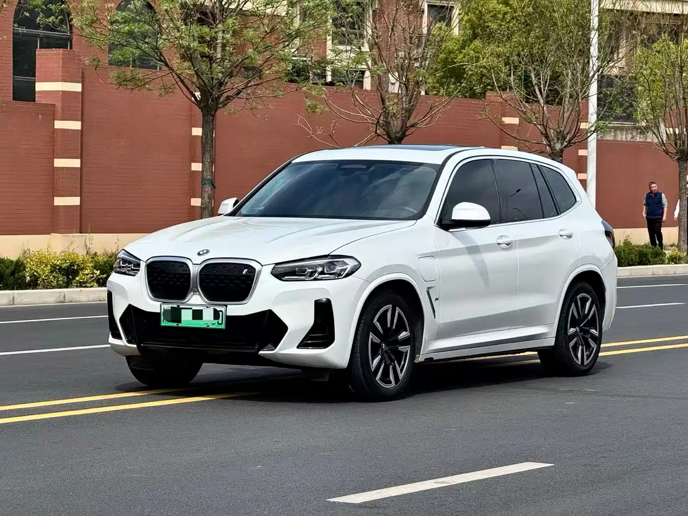 BMW IX3
