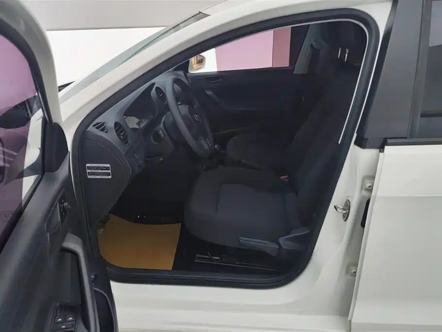 Volkswagen Jetta 2015 Value Edition 1.6L Manual Fashion фото 9