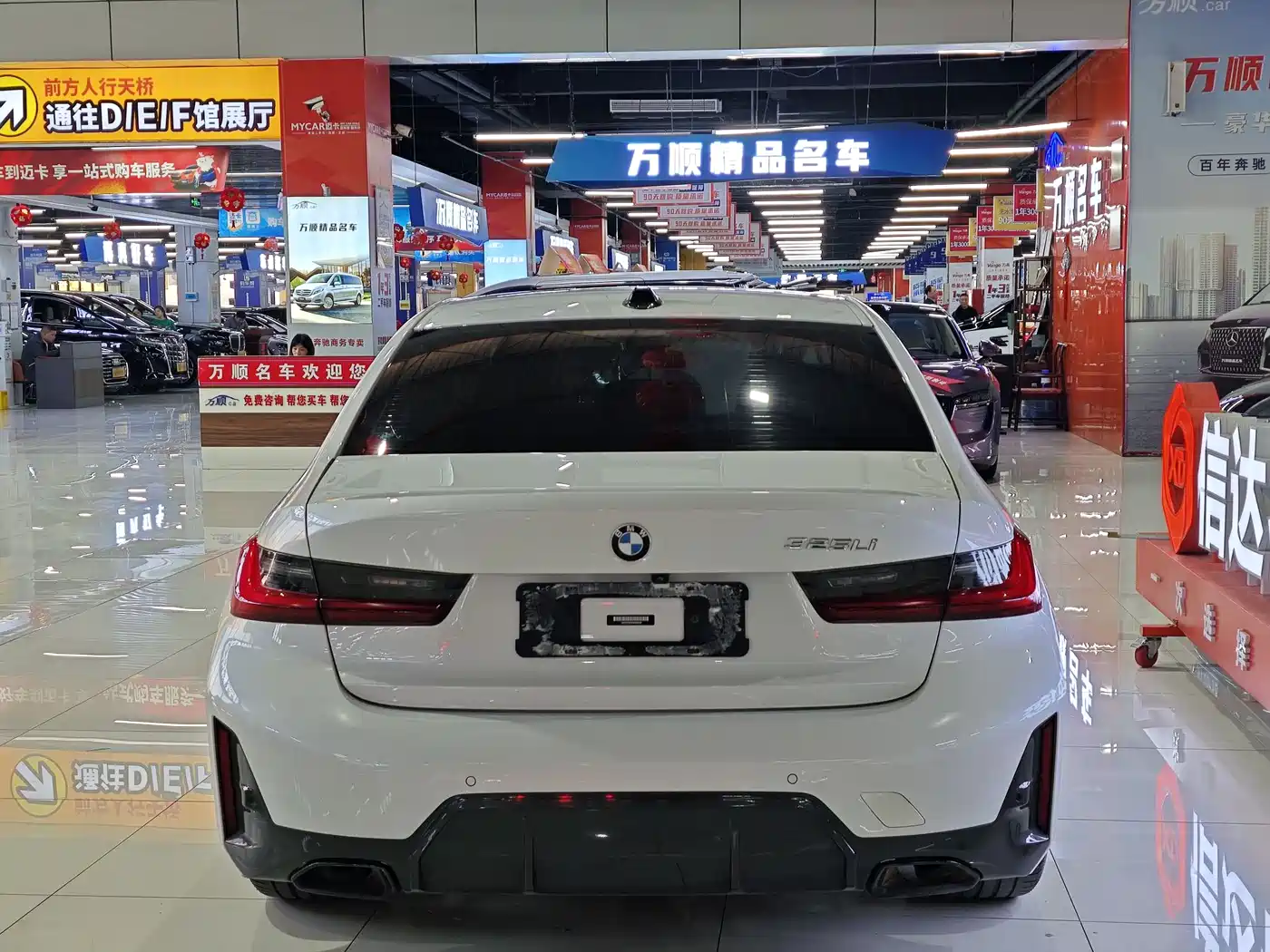 BMW 3 Series 2023 325Li M Sport Black Night Package фото 18