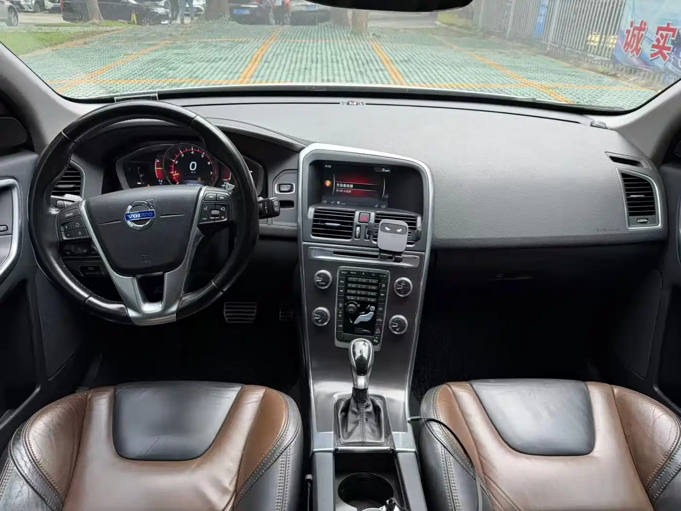 Volvo XC60 (Import) 2014 2015 T6 Momentum
