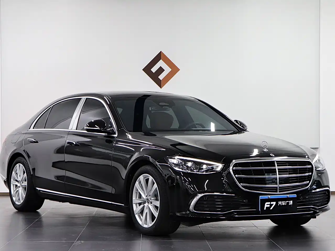 صورة 3 - Mercedes-Benz S-Class