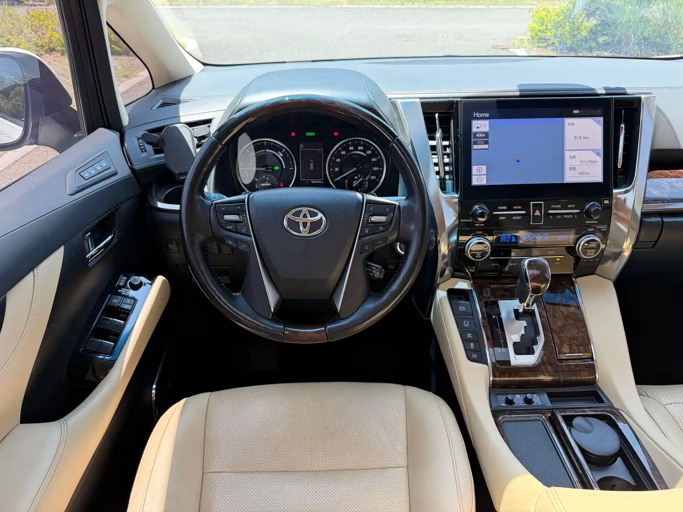 Toyota Alphard 2021 Hybrid 2.5L Premium фото 11