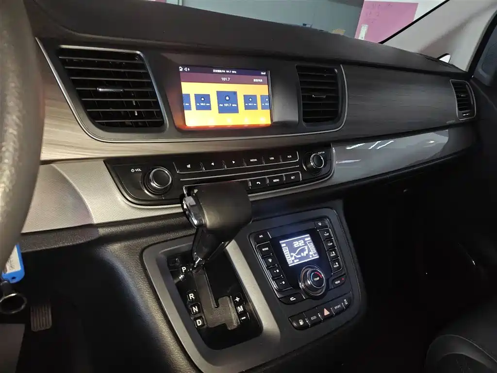 SAIC Maxus Maxus G10 2021 2.0T Automatic Elite Edition Gasoline 7-Seater фото 9