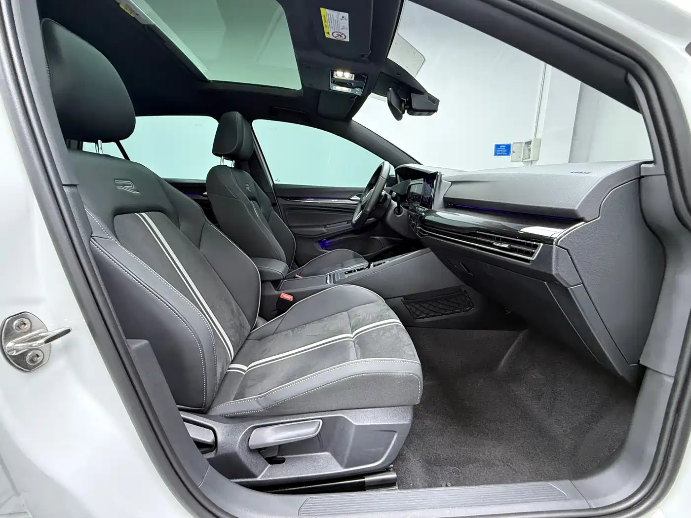 Volkswagen Golf 2021 280TSI DSG R-Line фото 11