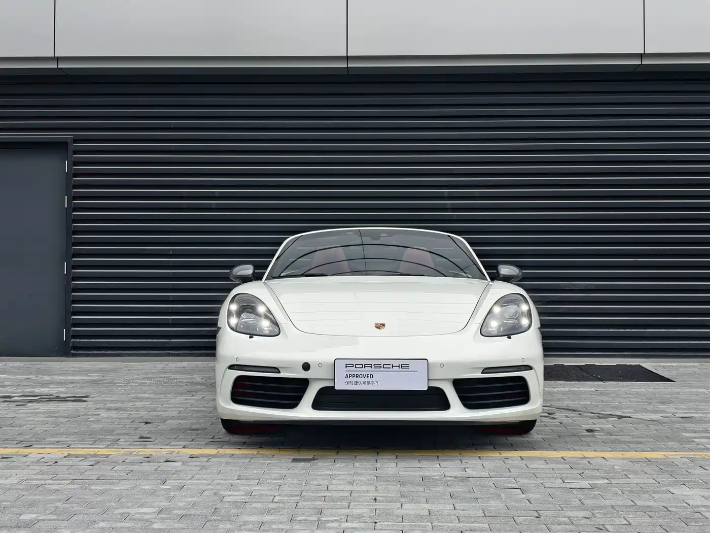 Porsche 718 2022 Boxster T 2.0T фото 2