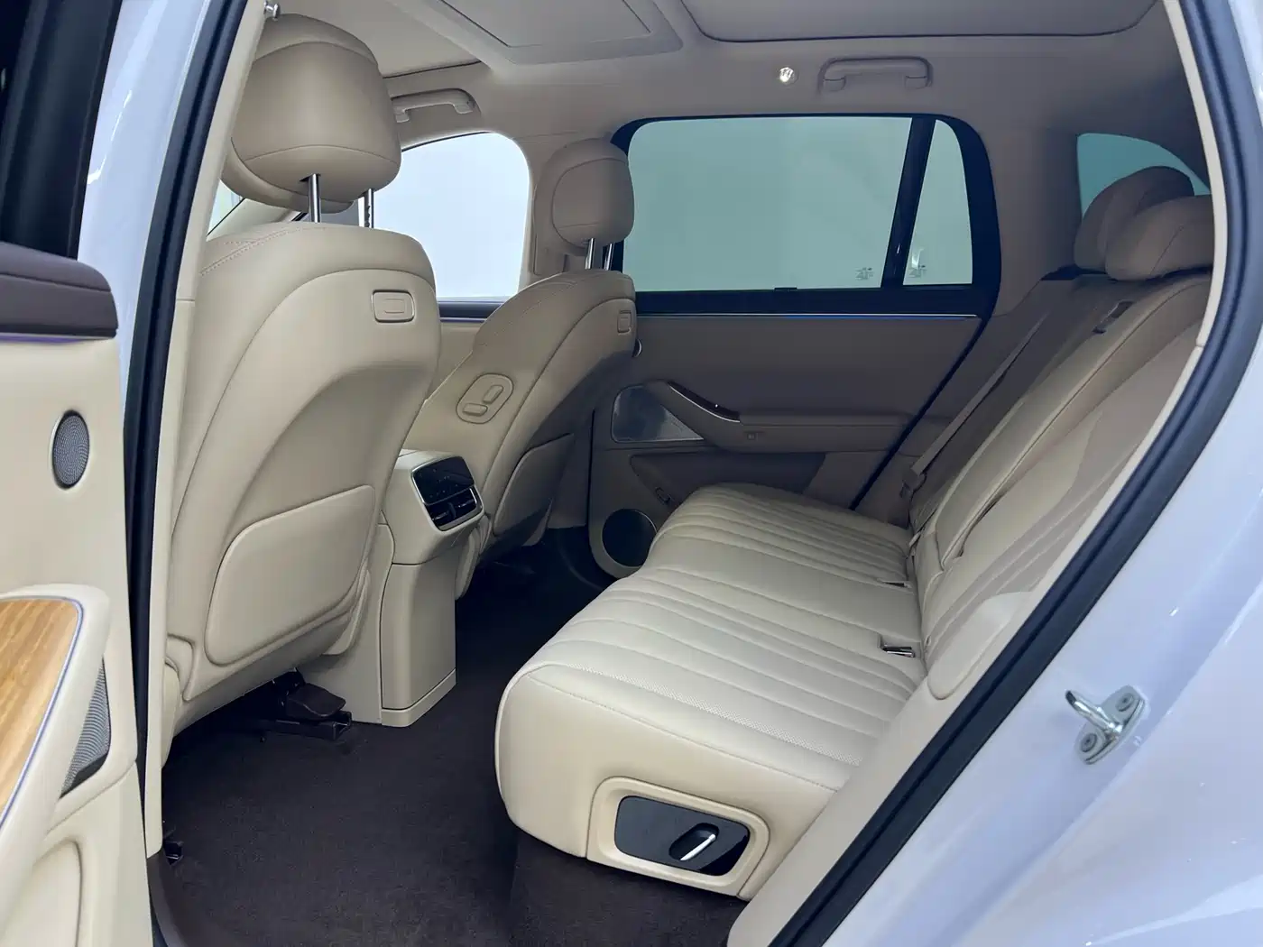 AITO Wenjie AITO M7 2026 Extended Range Ultra AWD 5-Seater фото 17