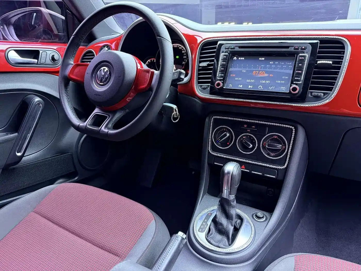 Volkswagen Beetle 2014 1.4TSI Fashion Edition фото 14