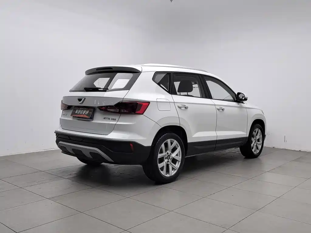 Photo 2 - Jetta VS5
