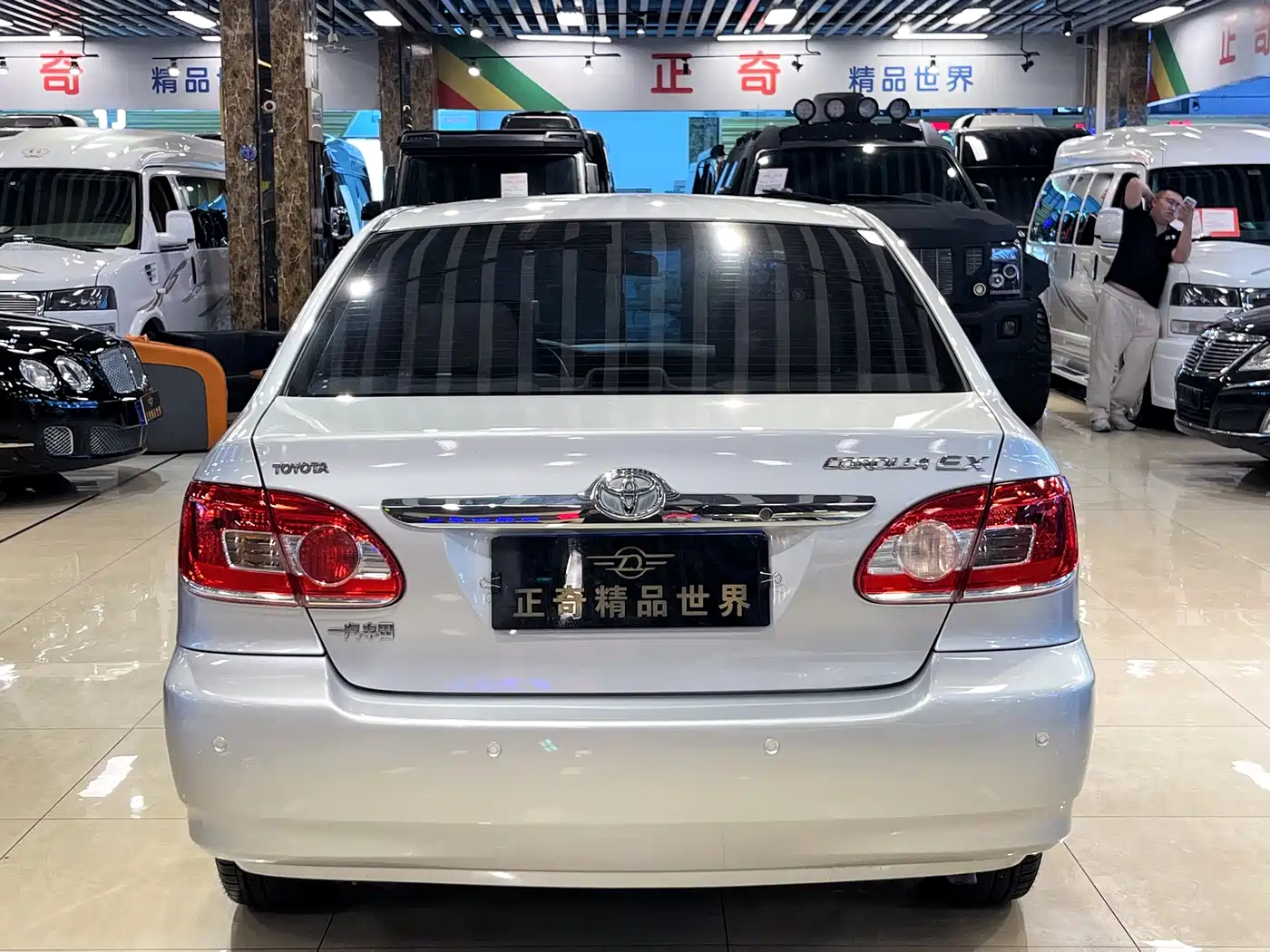 Toyota Corolla 2011 1.6L Automatic Luxury Edition фото 7