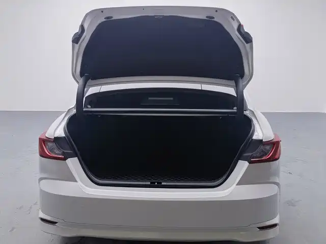 Toyota Camry 2025 2024 2.0GVP Luxury Edition