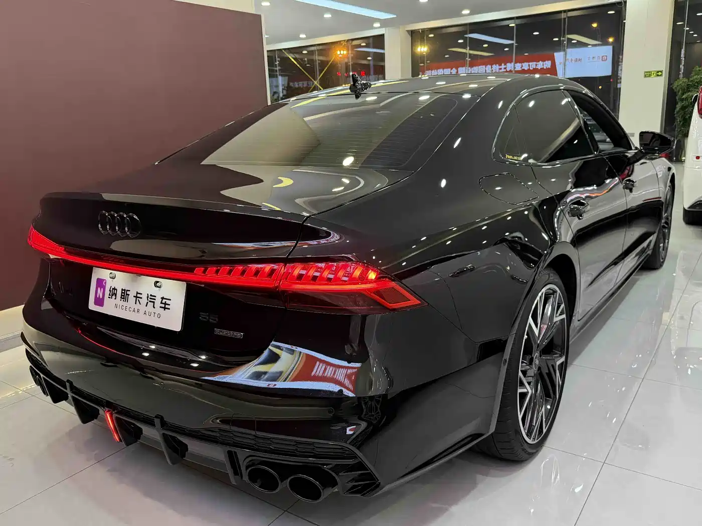 Audi A7L 2024 45 TFSI quattro S-line Black Warrior Edition фото 4