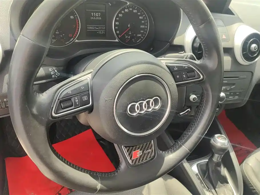Audi A1 2012 1.4 TFSI Ego фото 15