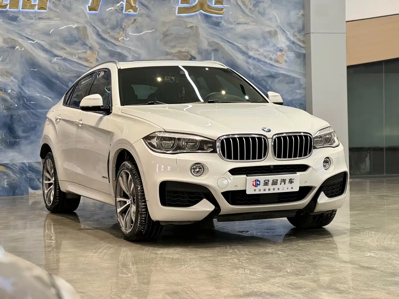 BMW X6 2015 xDrive50i M Sport фото 3