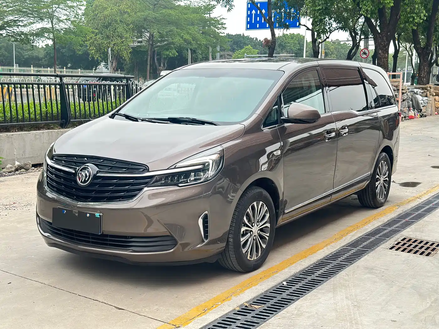 Buick GL8 2021 Land Business Class 652T Luxury фото 4