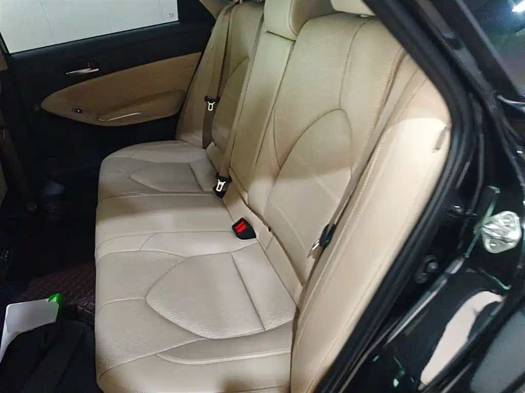 Toyota Avalon 2022 2.5L Luxury Edition фото 13
