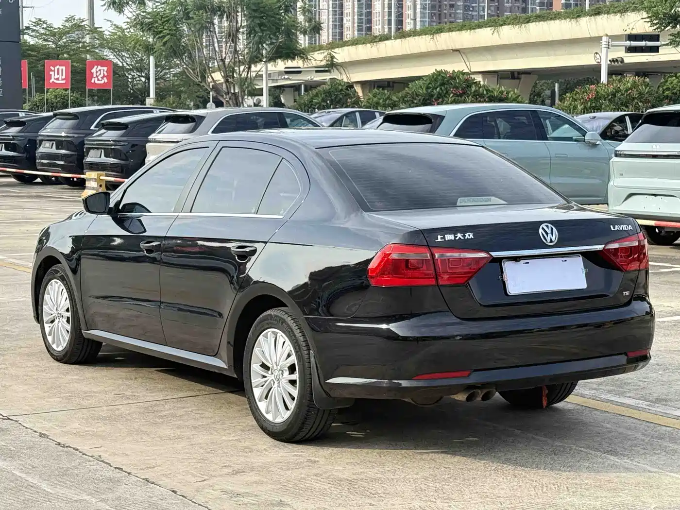 Volkswagen Lavida 2013 Facelift 1.4TSI DSG Luxury фото 5