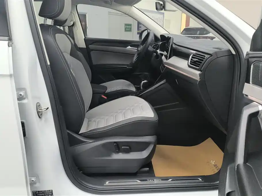 Volkswagen Tayron 2024 300TSI 2WD Luxury Plus Advanced фото 8